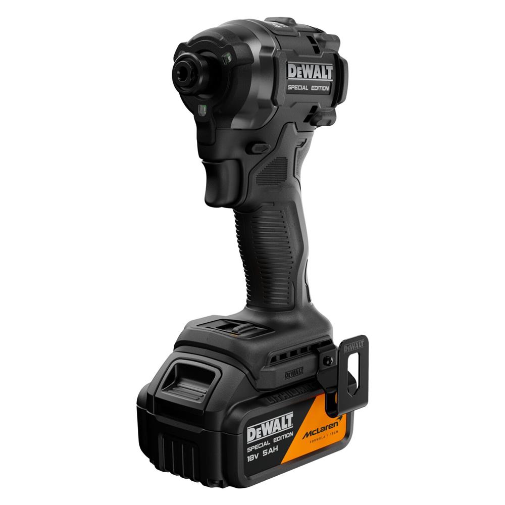 ไขควงกระแทกไร้สาย (พร้อมแบตเตอรี่และแท่นชาร์จ) DEWALT MCLAREN DCF86MP1T-QW 18 โวลต์