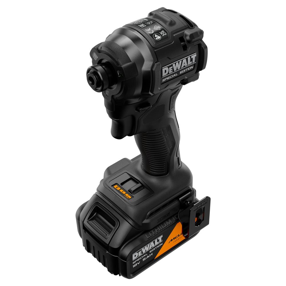 ไขควงกระแทกไร้สาย (พร้อมแบตเตอรี่และแท่นชาร์จ) DEWALT MCLAREN DCF86MP1T-QW 18 โวลต์