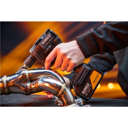 ชุดไขควงบล็อกกระแทก (พร้อมแบตเตอรี่และแท่นชาร์จ) DEWALT MCLAREN DCK2224MP2T 18 โวลต์_5