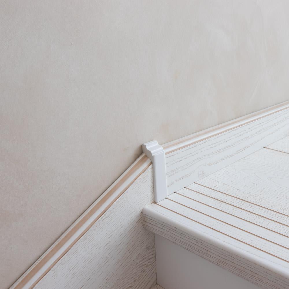 ติดตั้งคิ้วบัวขั้นบันได