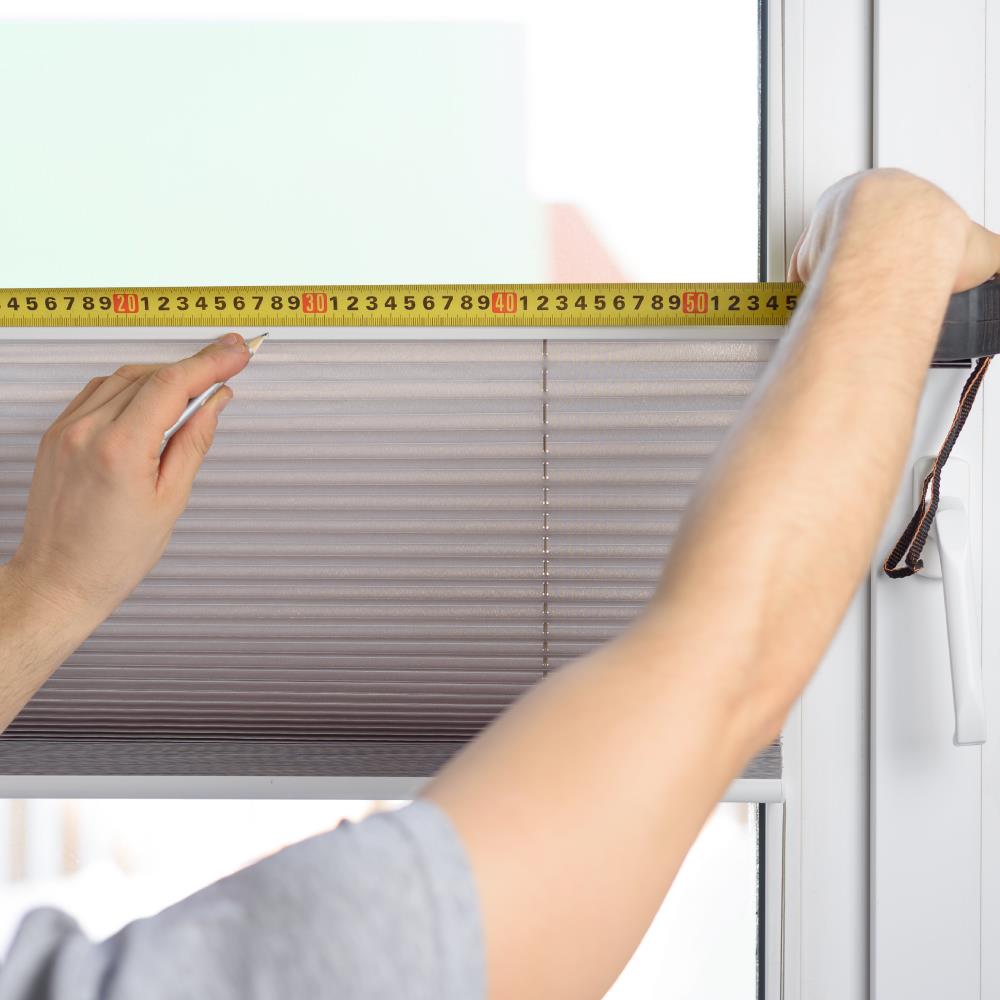 สำรวจเพื่อวัดขนาดผ้าม่านสั่งตัด