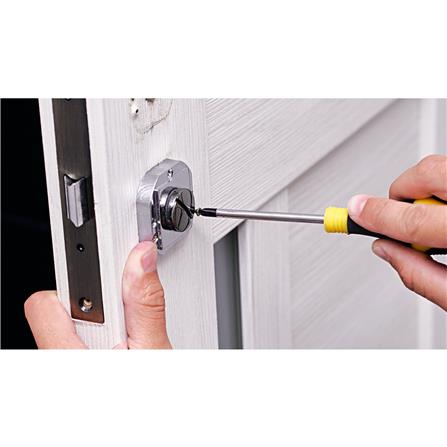 เปลี่ยนหรือติดตั้งกลอนประตูหรือหน้าต่าง_0