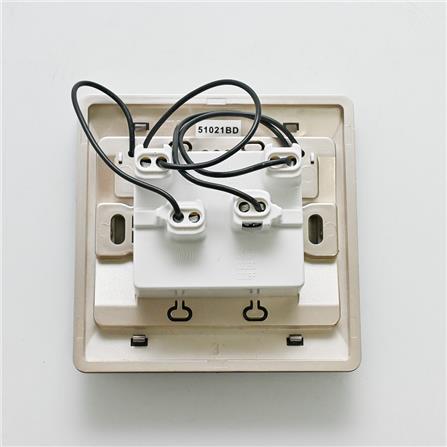 10A 2GANG 1WAY SWITCH WITH LED SIMON 51021BLD CM