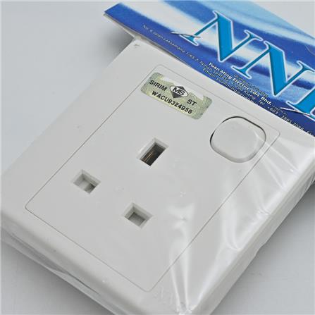 13A 1 GANG SWITCH SOCKET NNE 2113 WHITE
