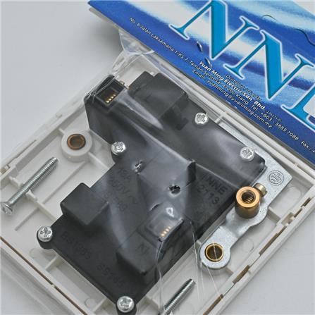 13A 1 GANG SWITCH SOCKET NNE 2113 WHITE