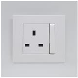 SWITCH SOCKET FLATPIN 1GANG 13A SIMON 301382B WHITE
