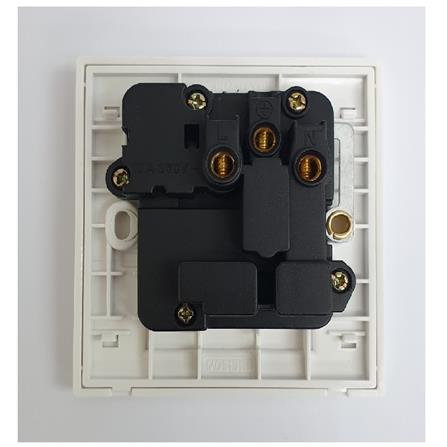 13A 1G UNIVERSAL SWITCH SOCKET MQ8131U SELAMAT